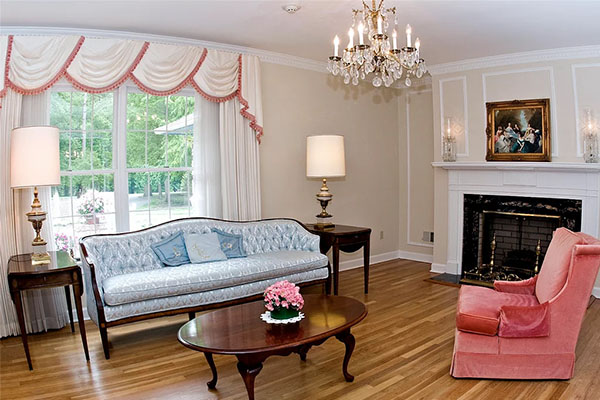 Elegant Living room at Chesapeake Manor in Willards, Maryland